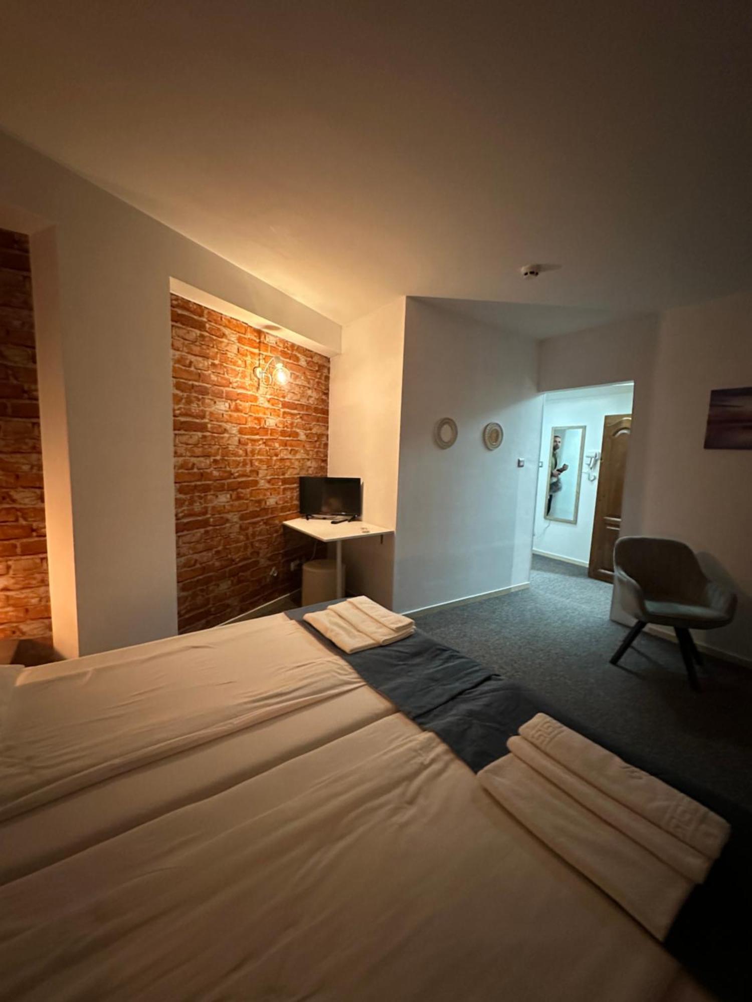 Hotel Brilliance Warna Zewnętrze zdjęcie