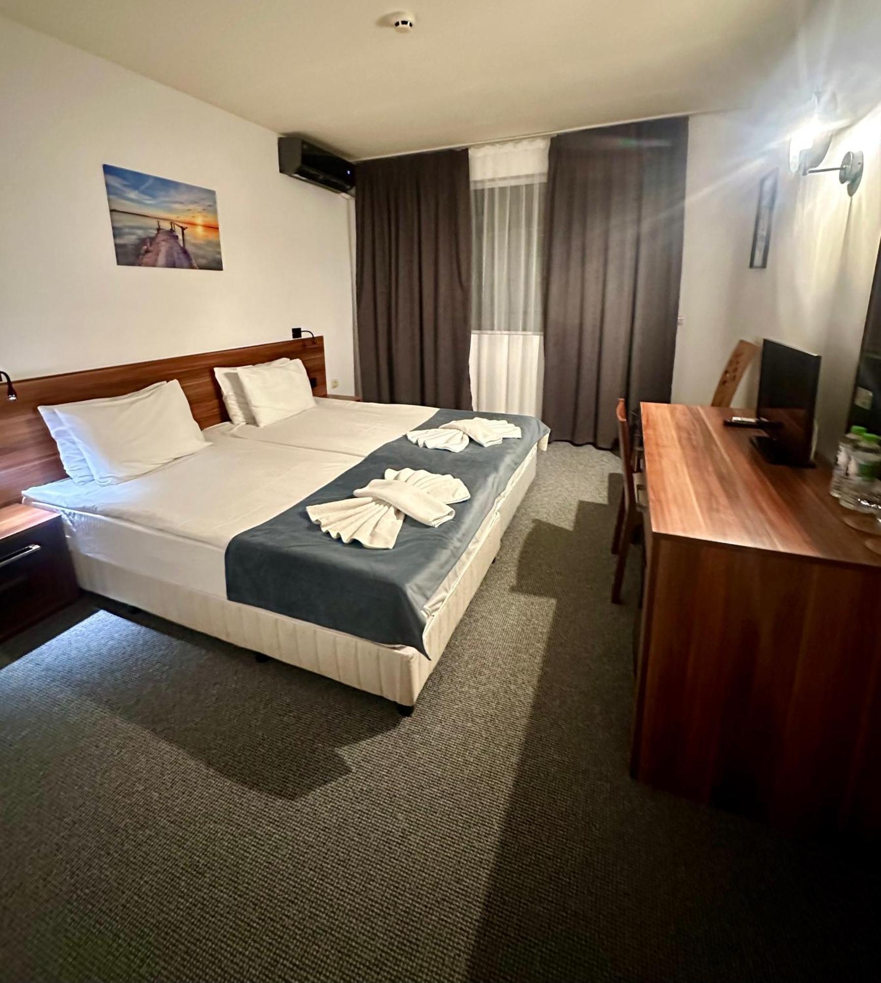 Hotel Brilliance Warna Zewnętrze zdjęcie
